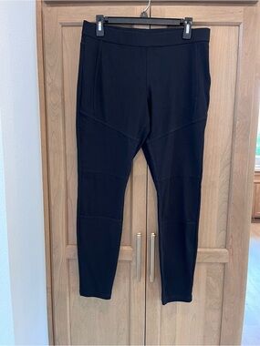 HUE Moto Leggings